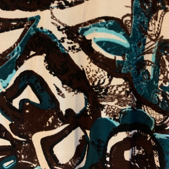 Pretty,, Colorful, Comfy Top - Picture 2 of 5